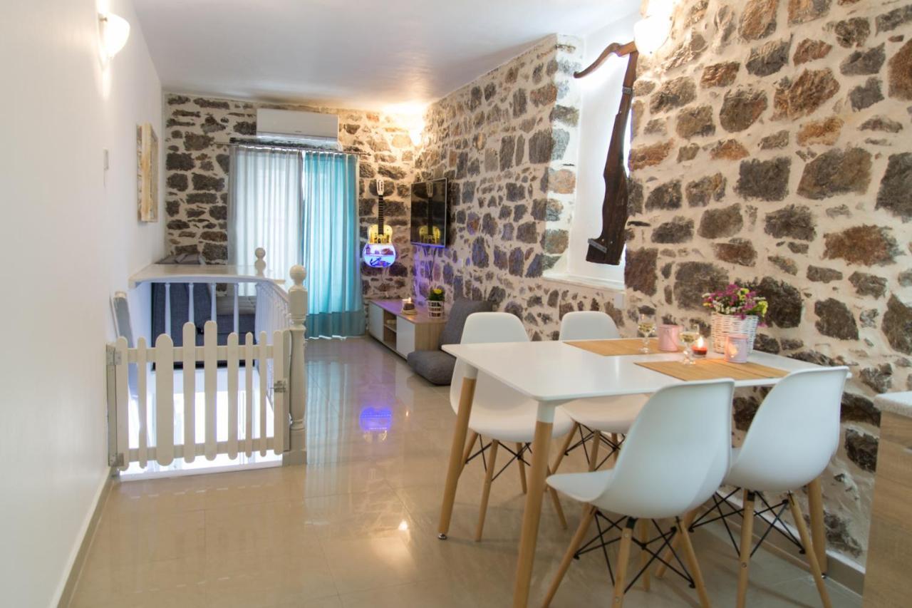 Апартаменты Sokaki House Идра Экстерьер фото